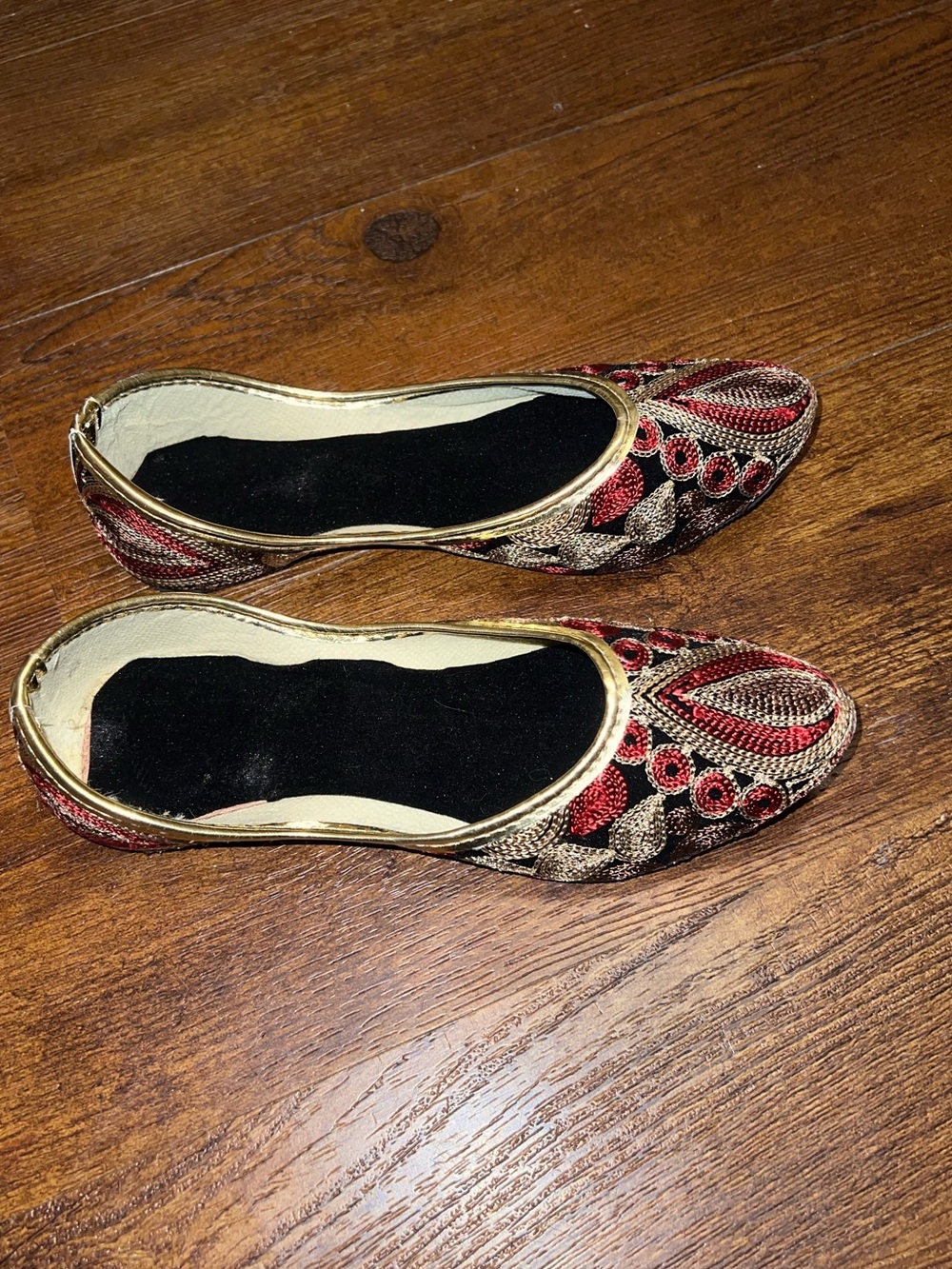 Traditional Indian Flats Punjabi Jutti Handmade Red Gold Embroidery Size 6/6.5 - Picture 4 of 10